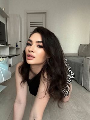 Ненасытная Моника, фото с сайта sexasurgut.com