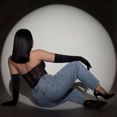 Азиатка, прилетела ненадолго?, 24 лет